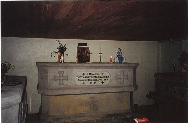 Father Garin’s tomb, Andrew Hill (2001) 