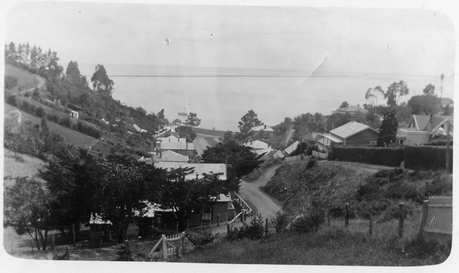 MW looking down Russell St