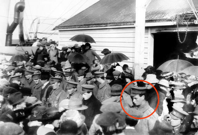 Private-Ham-leaving-Motueka-1914circled.jpg