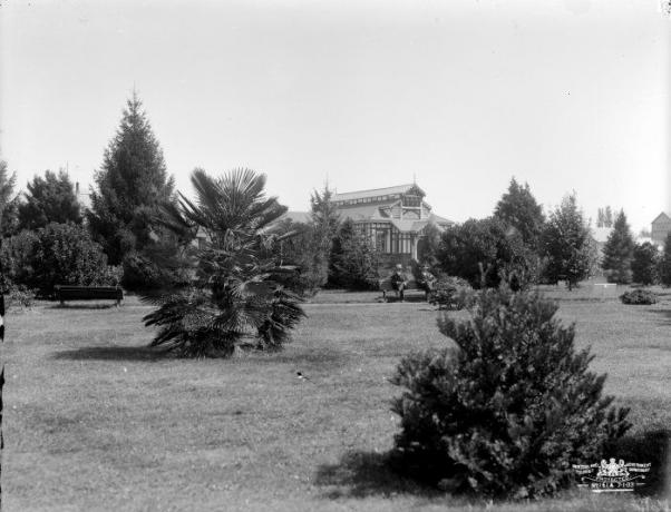 Queen's Gardens 1903