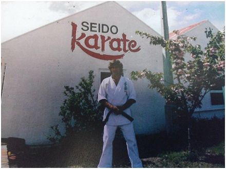 Seido dojo 1988 with Hanshi Andy Barber