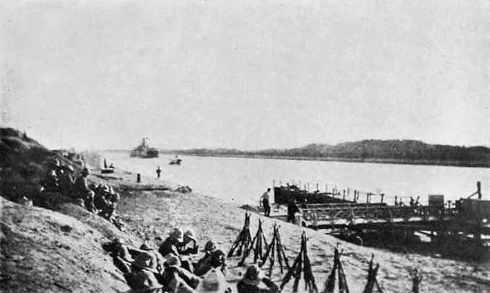 Suez-Canal-February-1915.jpg