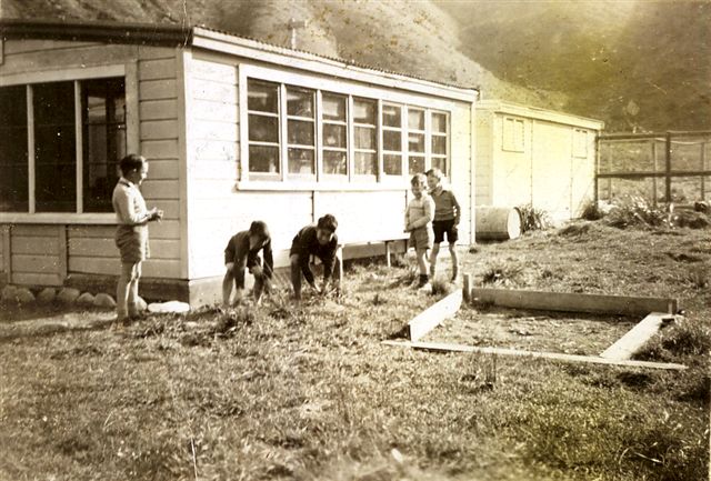 Whekenui-new-school-1951.jpg