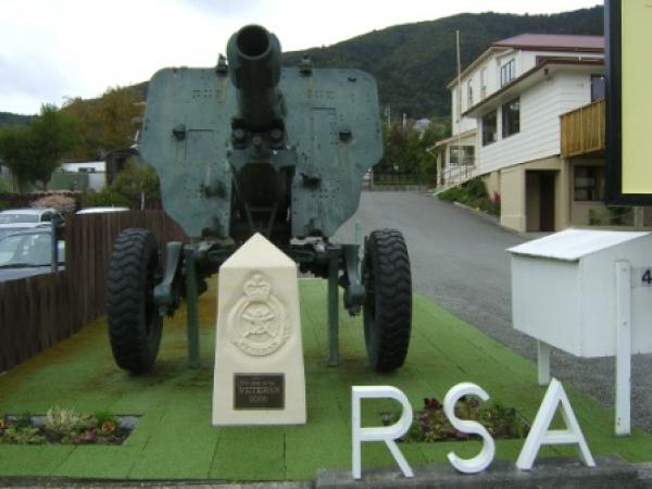 L 5 Howitzer made in Italy in 1961 and it saw action in South Vietnam 1965-1967