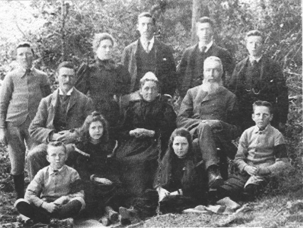 postcard D.G. Beatson family photo