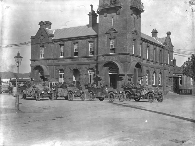 Newmans-Cadillacs-outside-Nelson-Post-Office.jpg