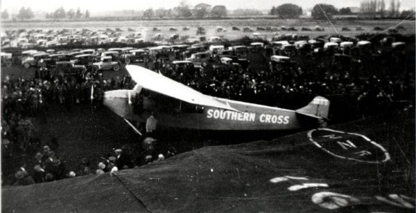 Southern Cross plane at Woodbourne (1928)