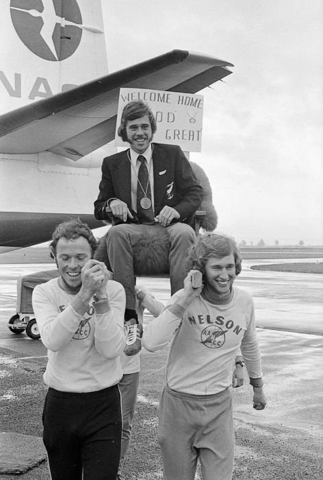  Rod Dixon welcomed home at airport, September 1972.