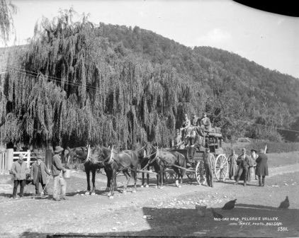 Brunning Mid day halt in the Pelorus Valley