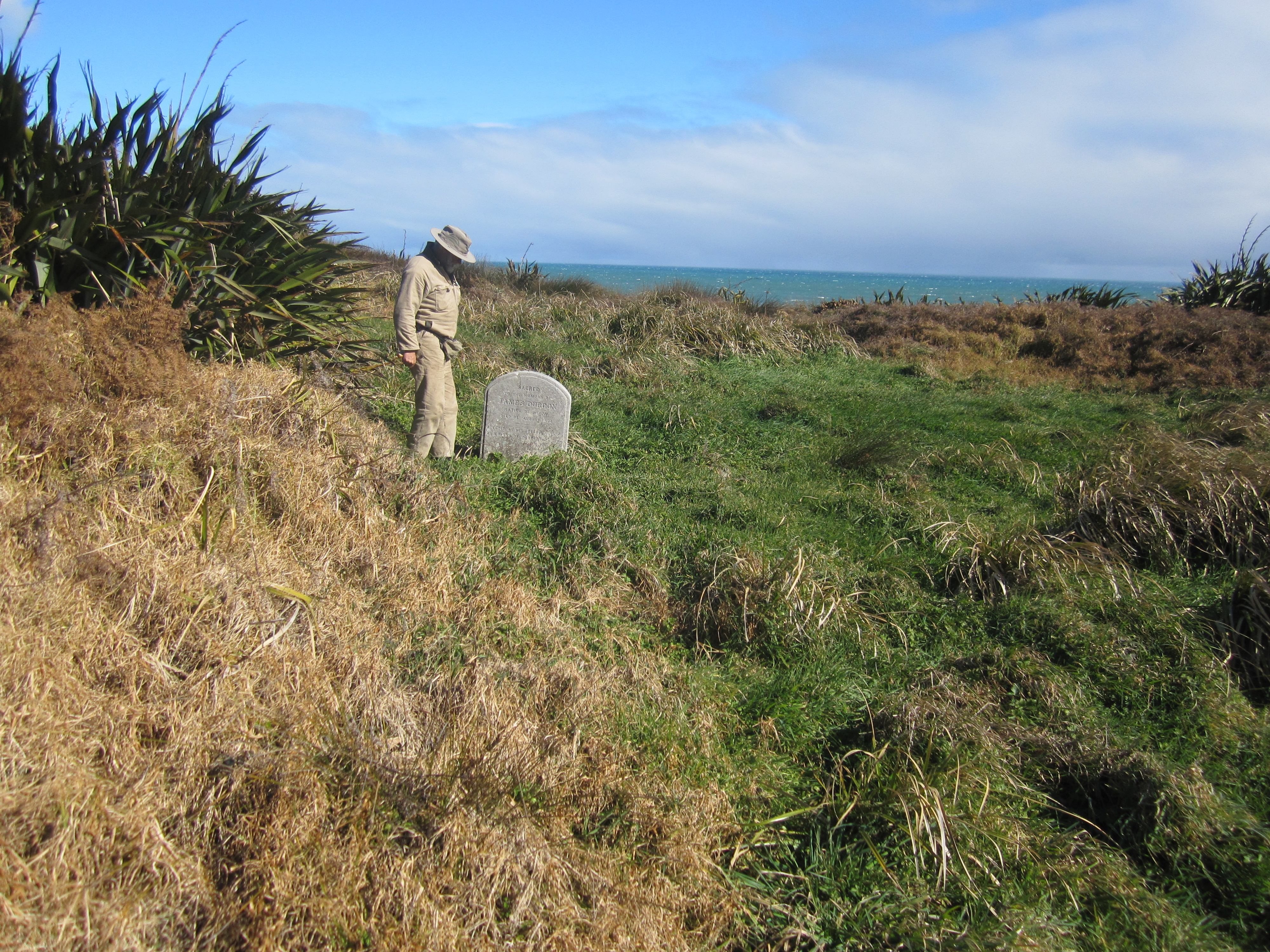 Durden and Mountfort grave 