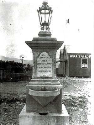 Tarrant Memorial 1903