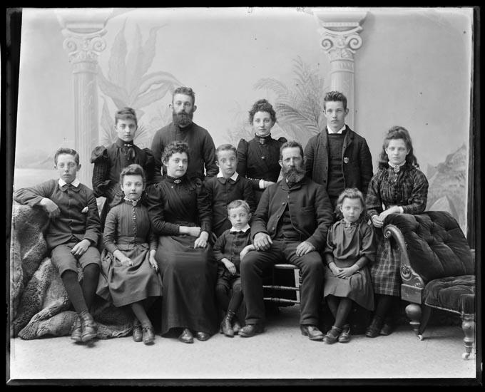 Packer family. Nelson Provincial Museum. Tyree Studio Collection.179720