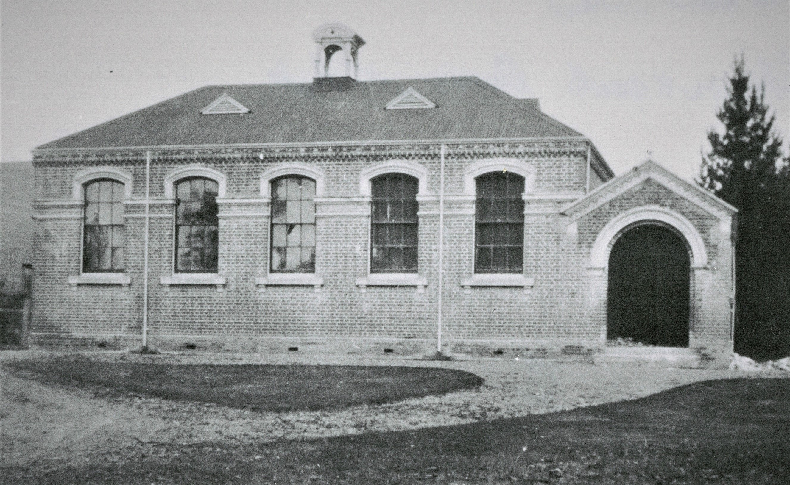 Spring Grove School building